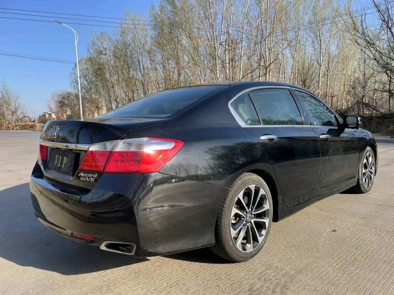 邢台16年本田雅阁5