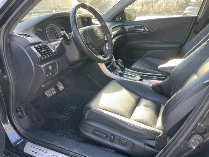 邢台16年本田雅阁7