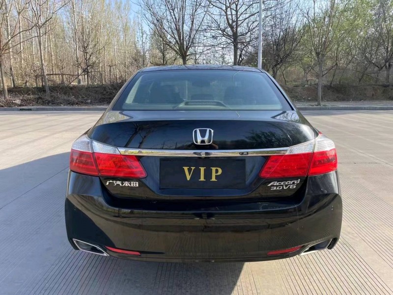 邢台16年本田雅阁9