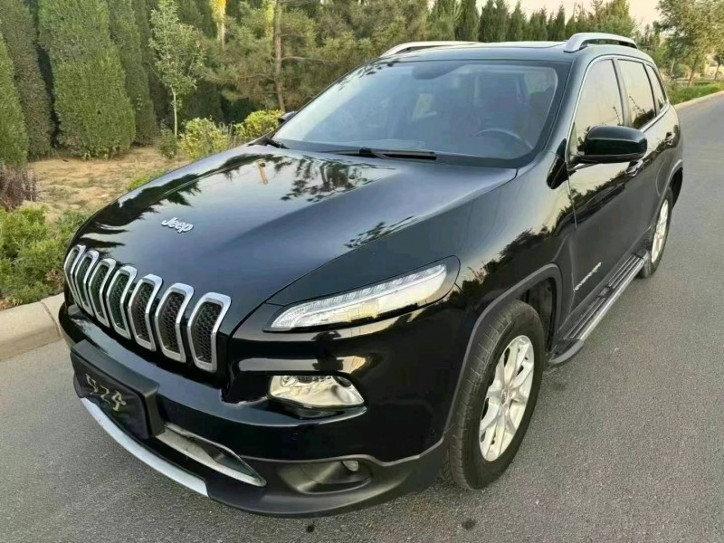 东营16年Jeep自由光3