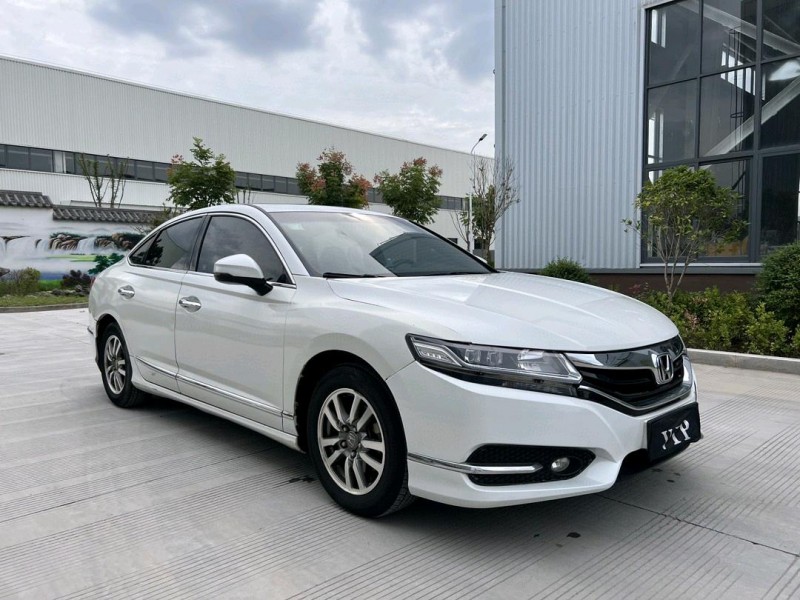 徐州16年本田思铂睿3