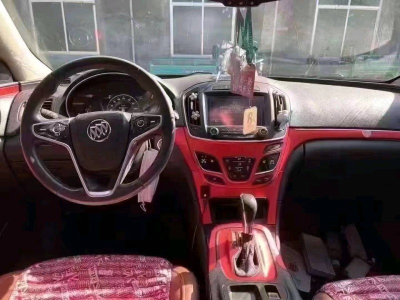 青岛15年别克君威4