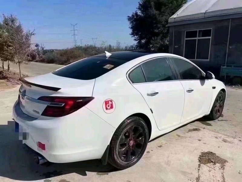 青岛15年别克君威8