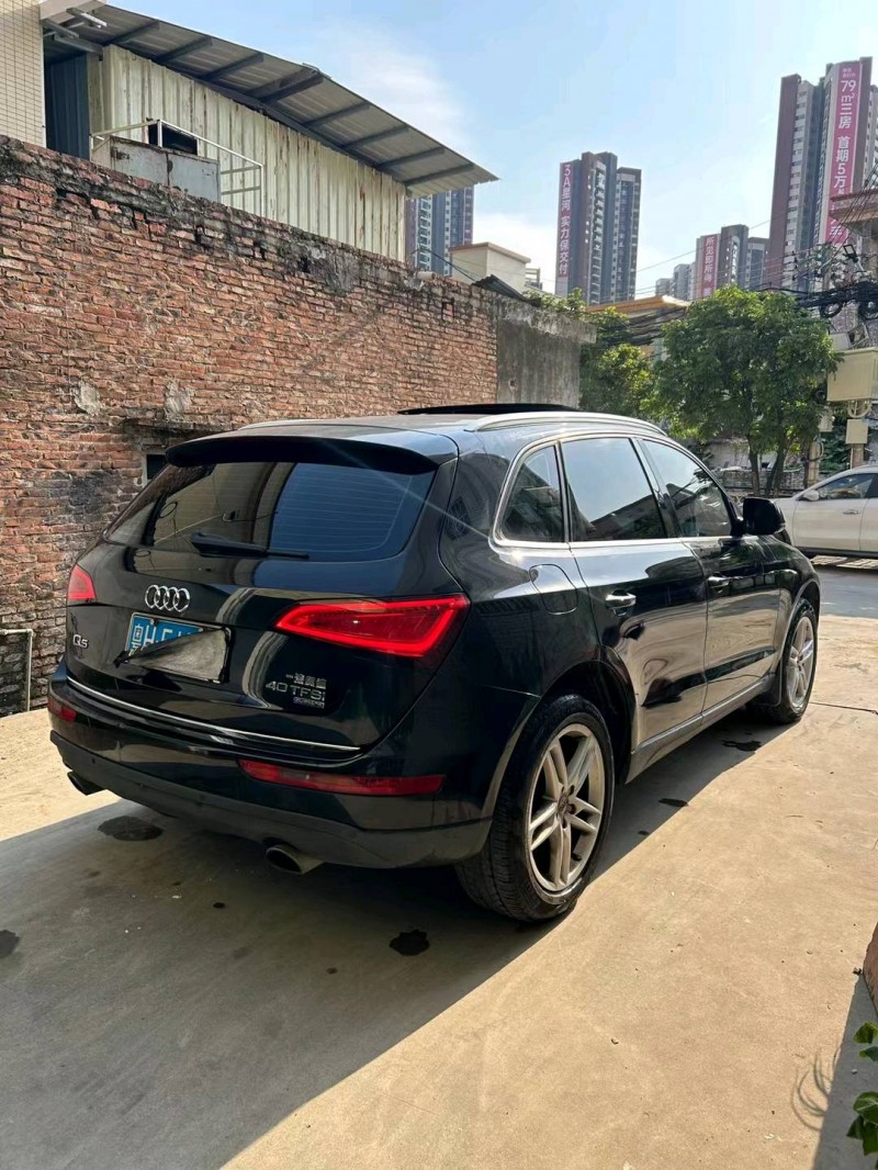 中山16年奥迪Q58