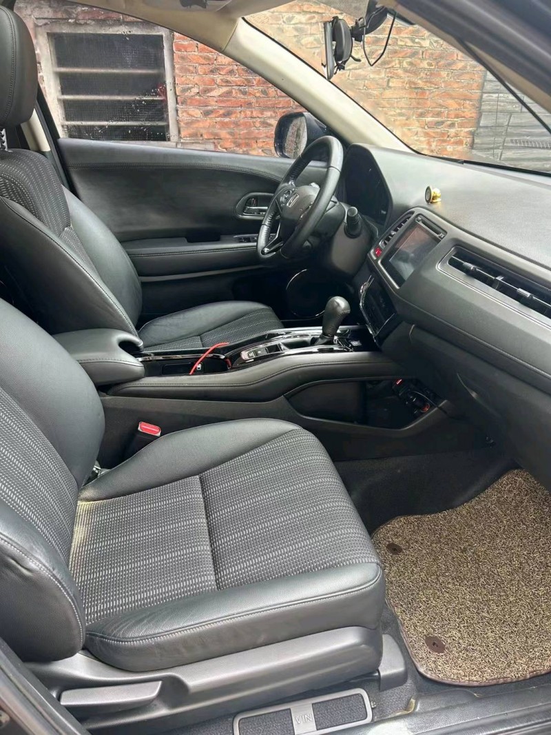 中山17年本田缤智5