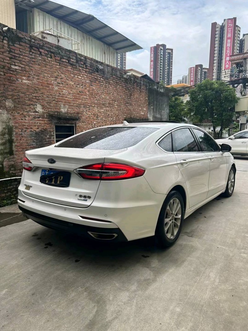 中山21年福特蒙迪欧8