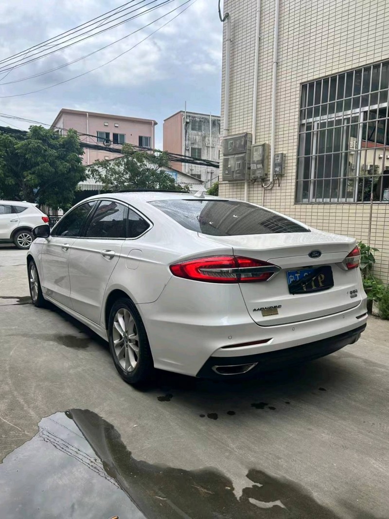 中山21年福特蒙迪欧9