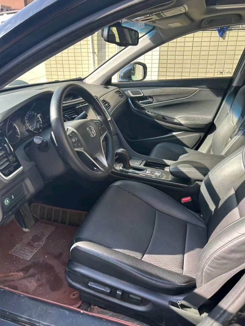 中山16年本田思铂睿6