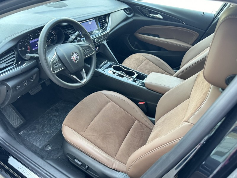 济宁23年别克君威6