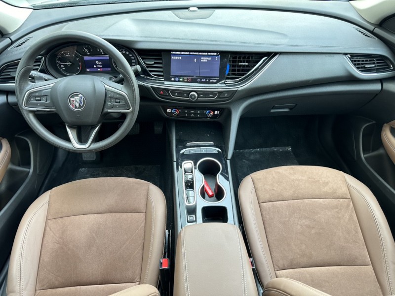 济宁23年别克君威7