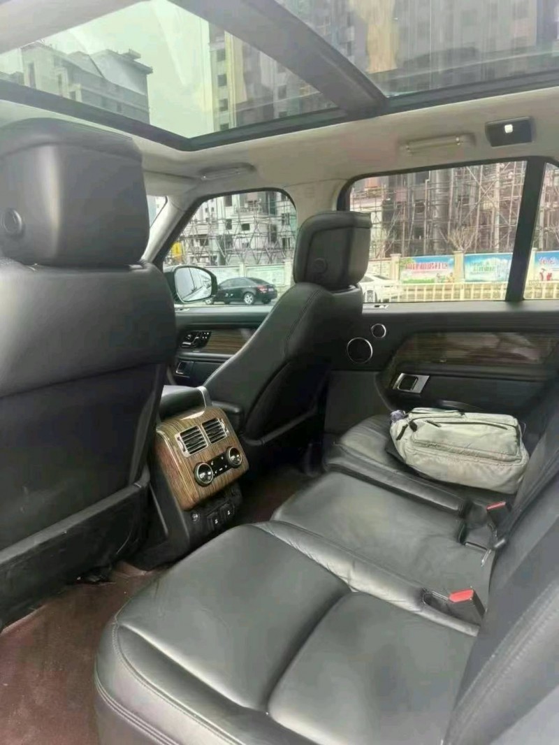 邢台19年路虎揽胜行政8