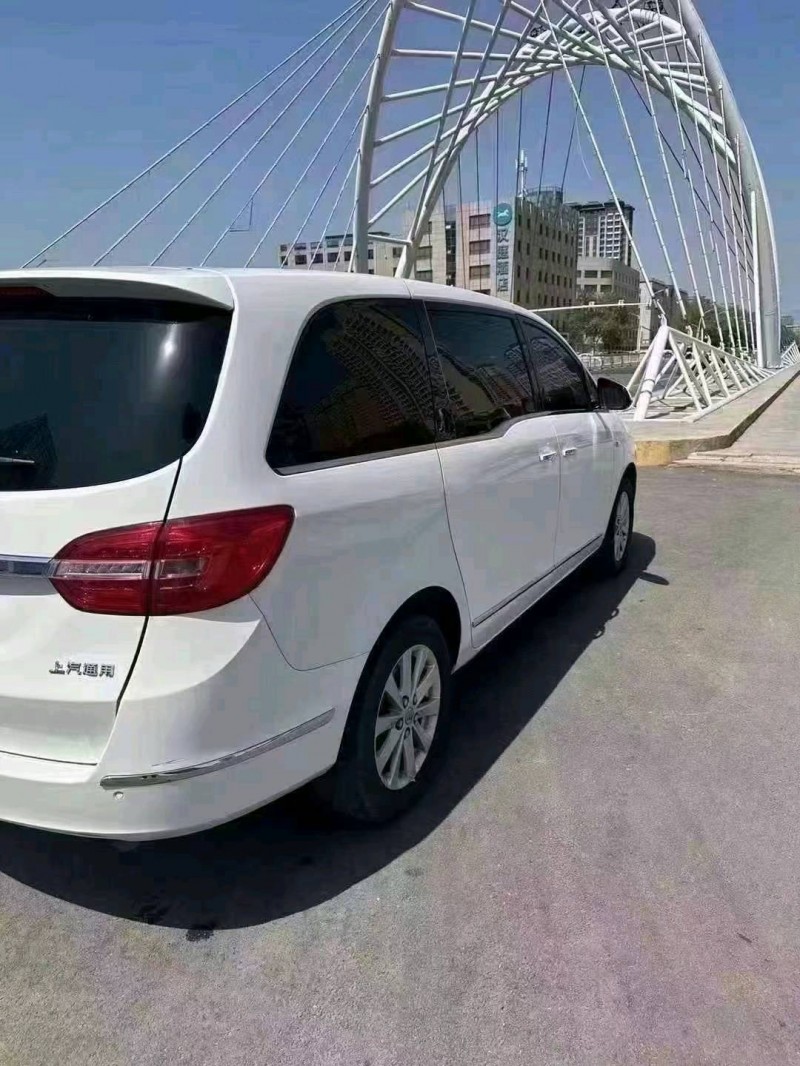 东营19年别克GL85