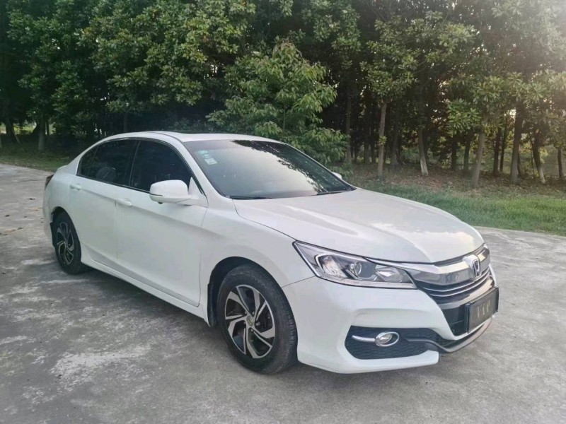 徐州17年本田雅阁2