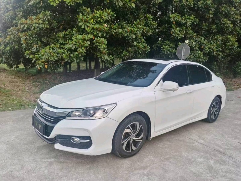 徐州17年本田雅阁3