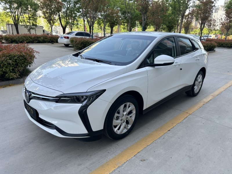 济宁24年别克微蓝3