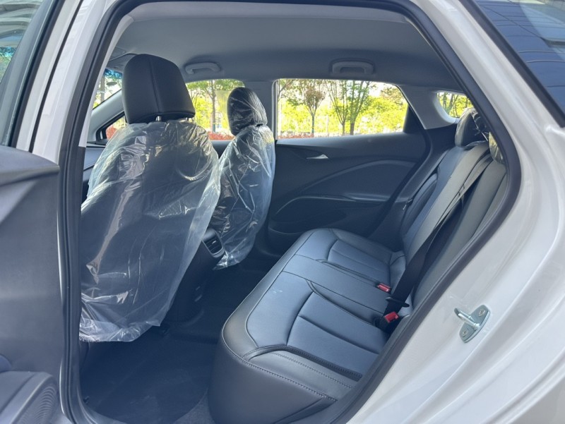 济宁24年别克微蓝6