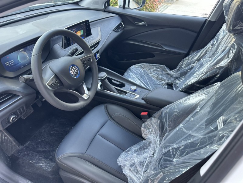 济宁24年别克微蓝8