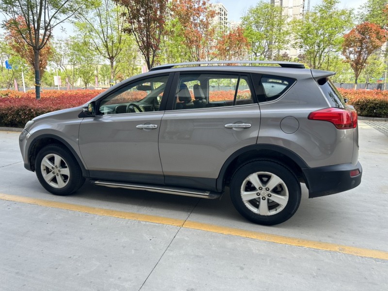 济宁14年丰田RAV4荣放5