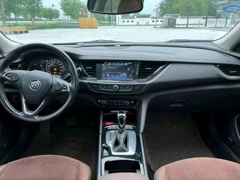 徐州18年别克君威7