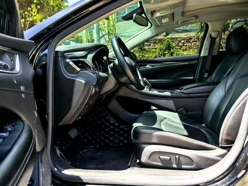 枣庄22年别克君越6