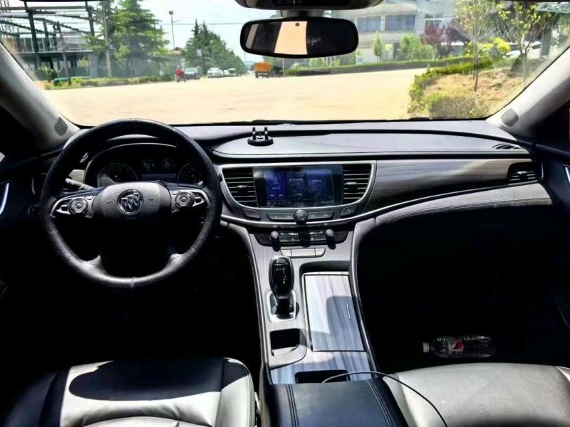 枣庄22年别克君越8