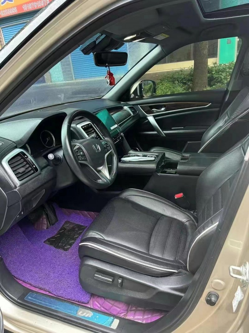 济宁18年本田URV3