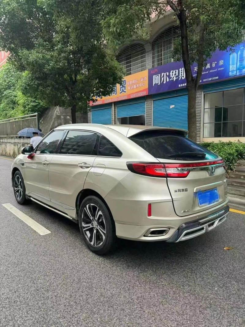 济宁18年本田URV6