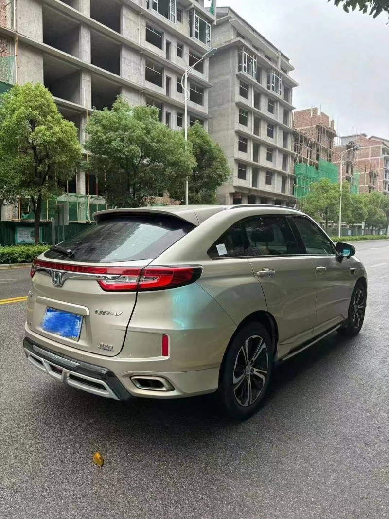 济宁18年本田URV7