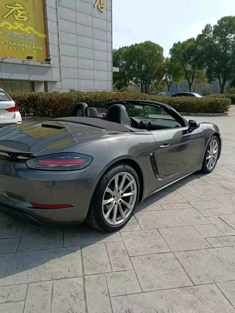 苏州18年保时捷Boxster3