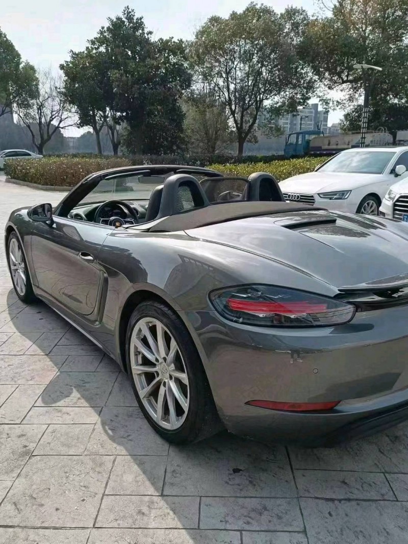 苏州18年保时捷Boxster5