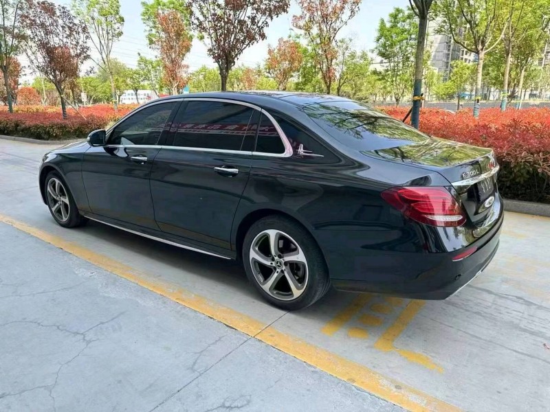 东营19年奔驰E8