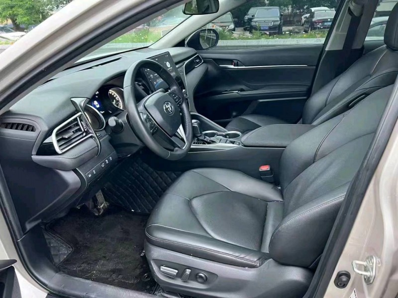 佛山22年丰田凯美瑞5