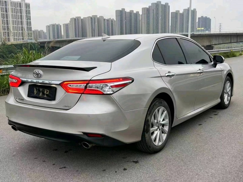 佛山22年丰田凯美瑞8