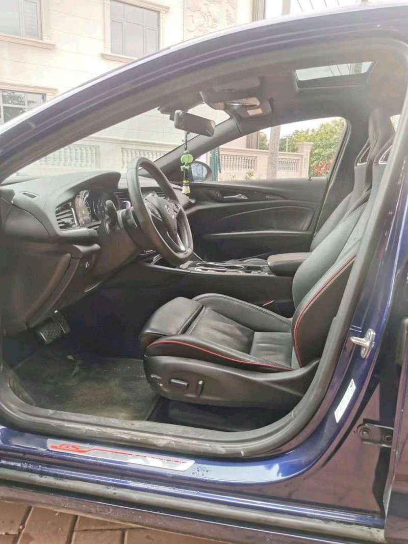 佛山21年别克君威5