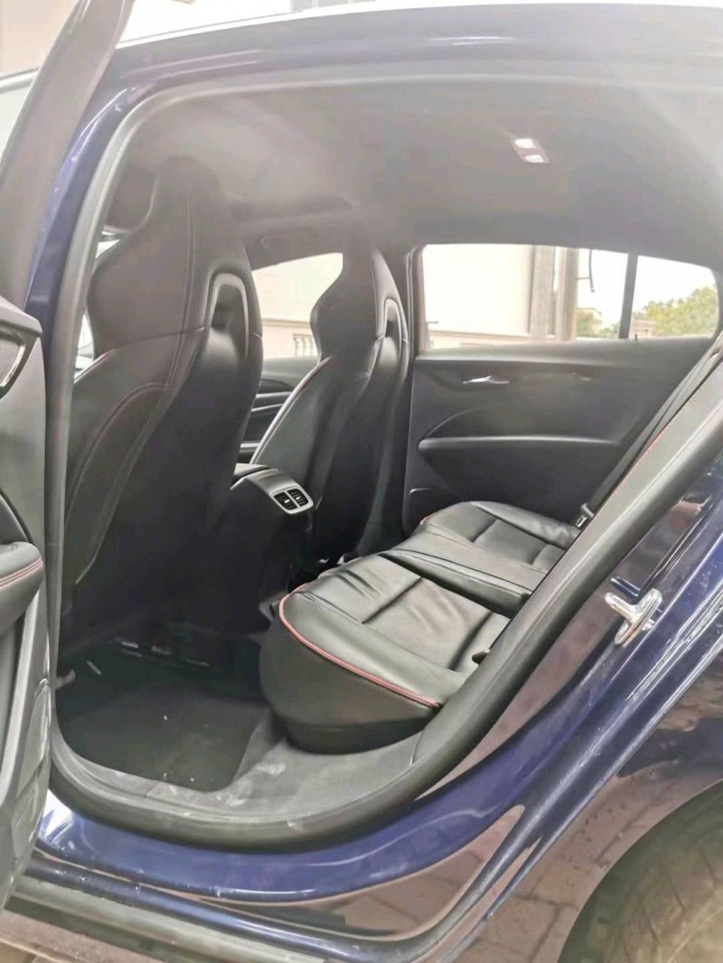 佛山21年别克君威6