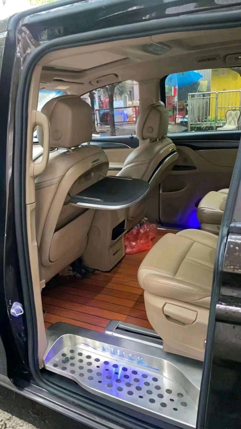 重庆20年别克GL83