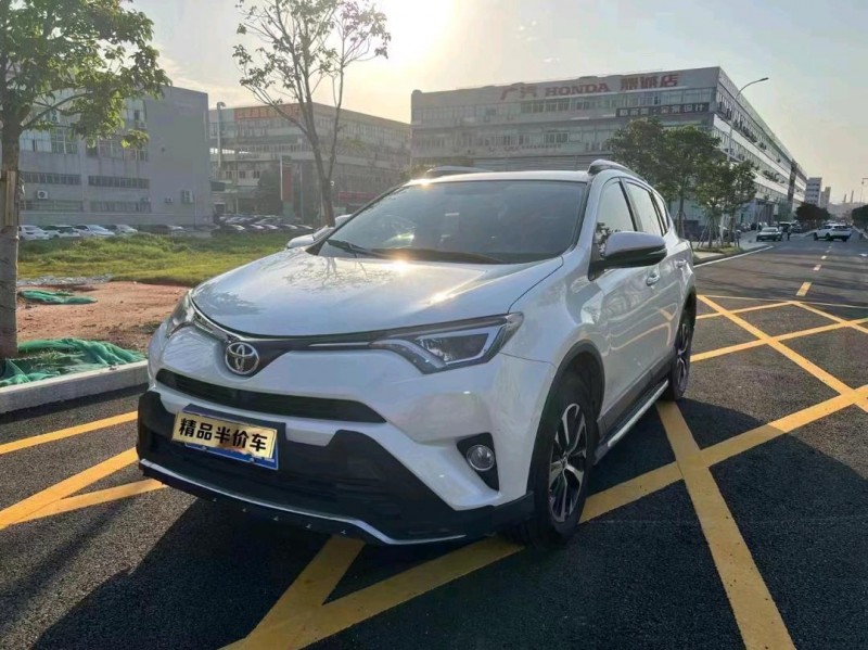 珠海17年豐田RAV42