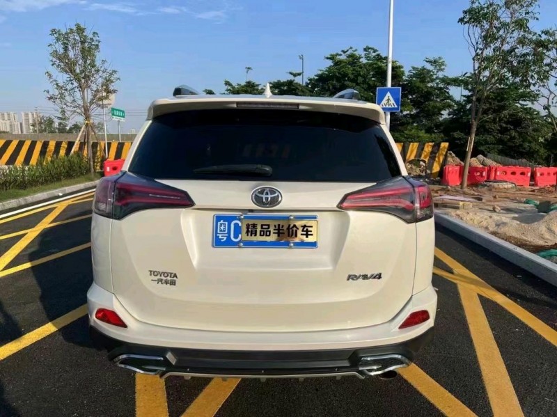 珠海17年豐田RAV46