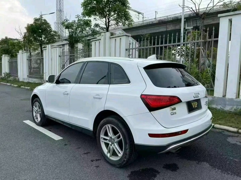 东莞19年奥迪Q56