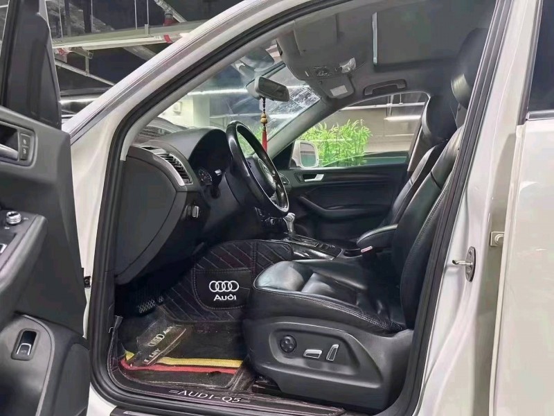 成都16年奥迪Q54