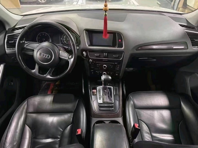 成都16年奥迪Q55