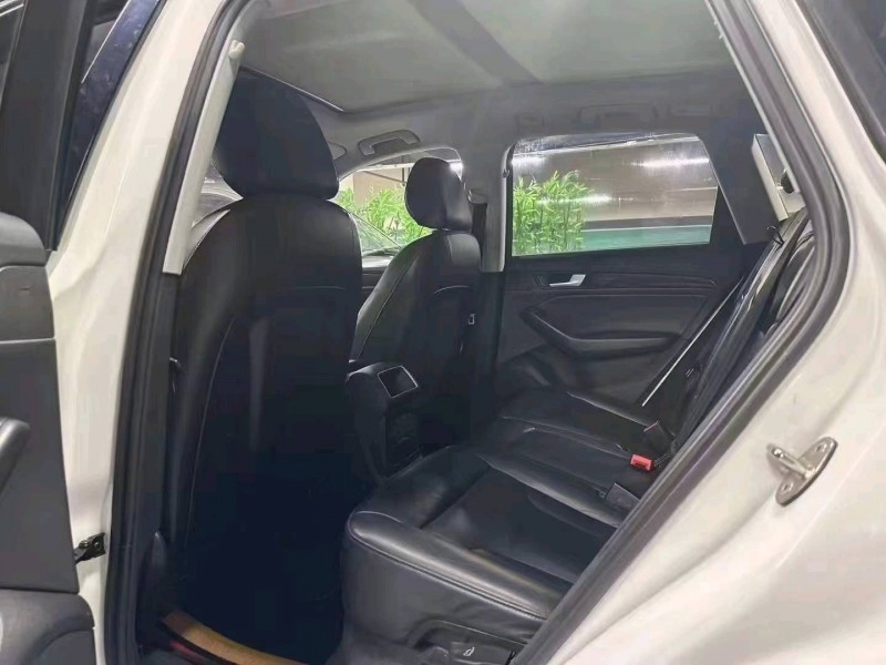 成都16年奥迪Q56