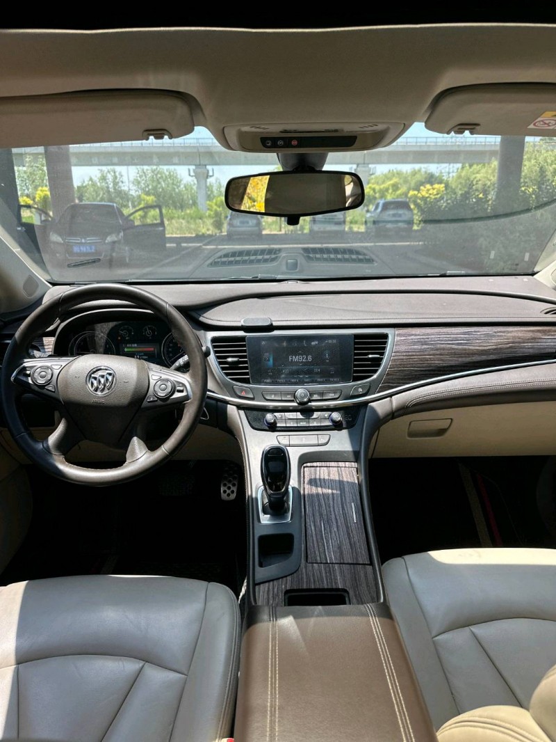 青岛16年别克君越4