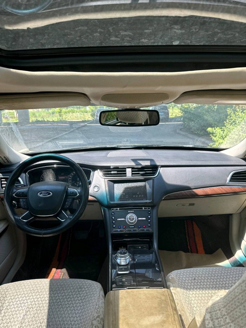 青岛17年福特金牛座4