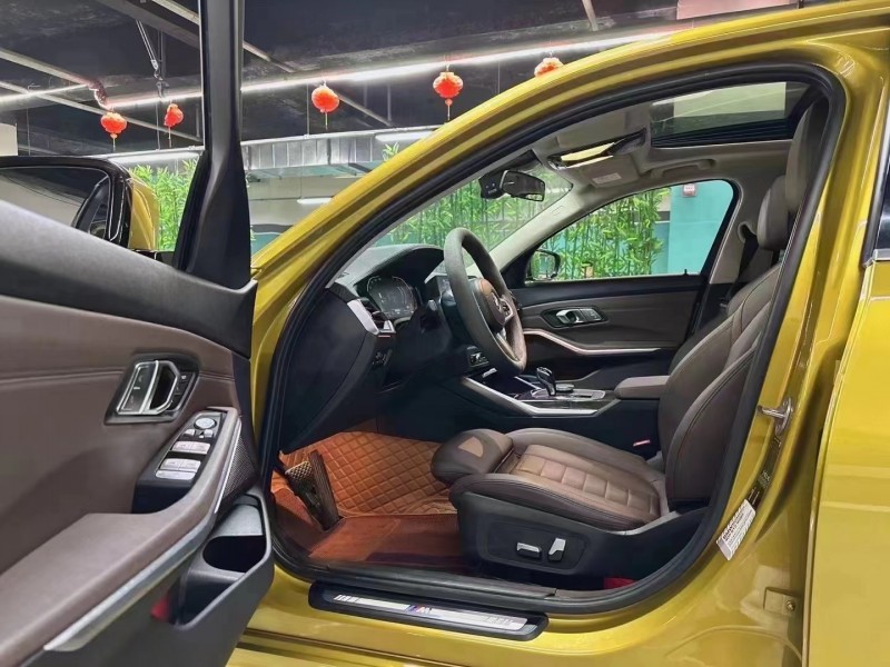 成都20年宝马3系4