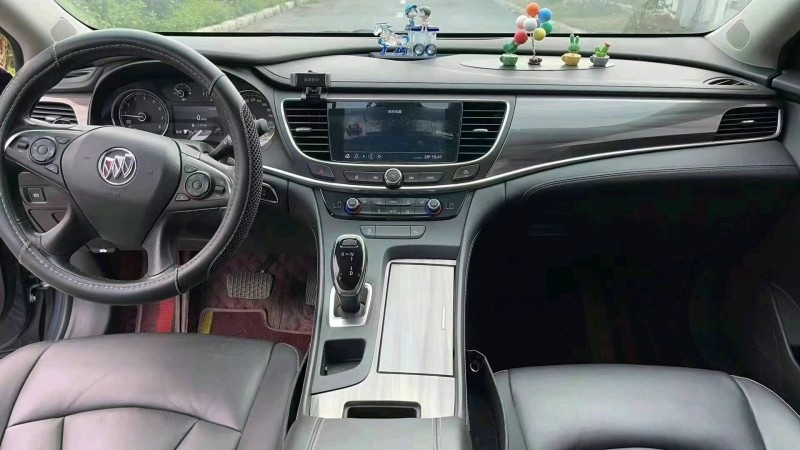 东莞21年别克君越5