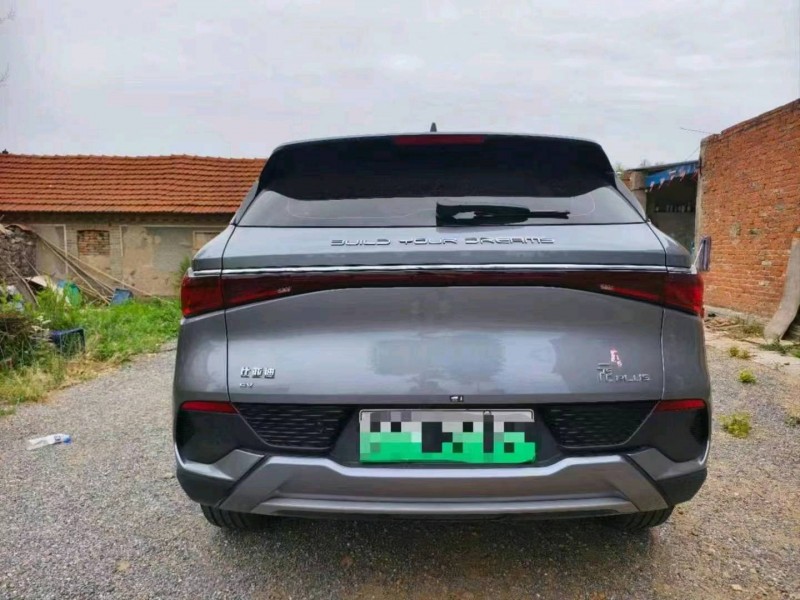 东营23年比亚迪元9