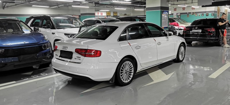 成都16年奥迪A4L2