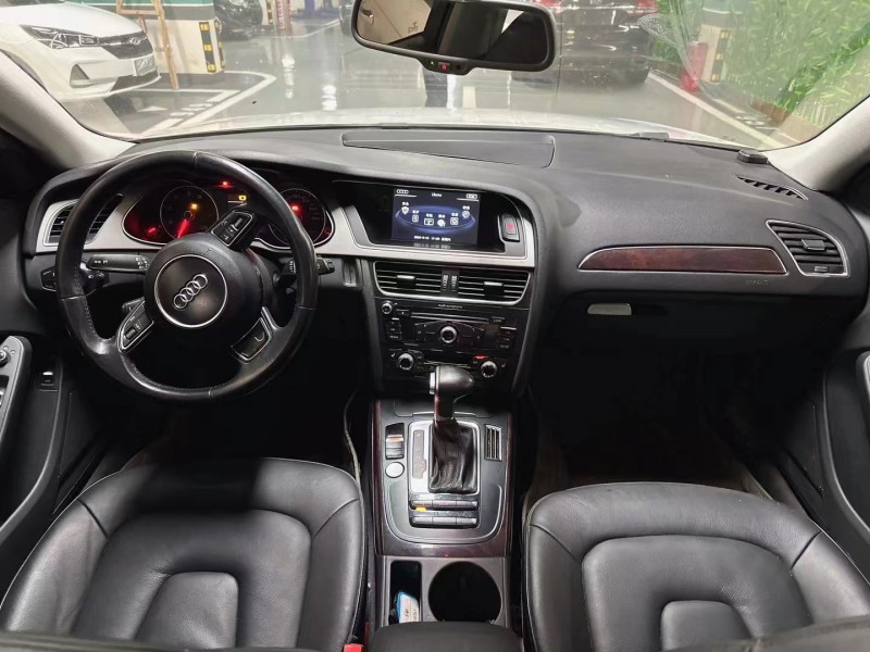 成都16年奥迪A4L4