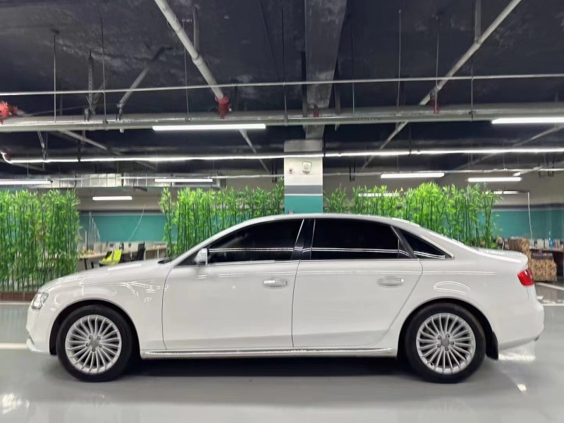 成都16年奥迪A4L7